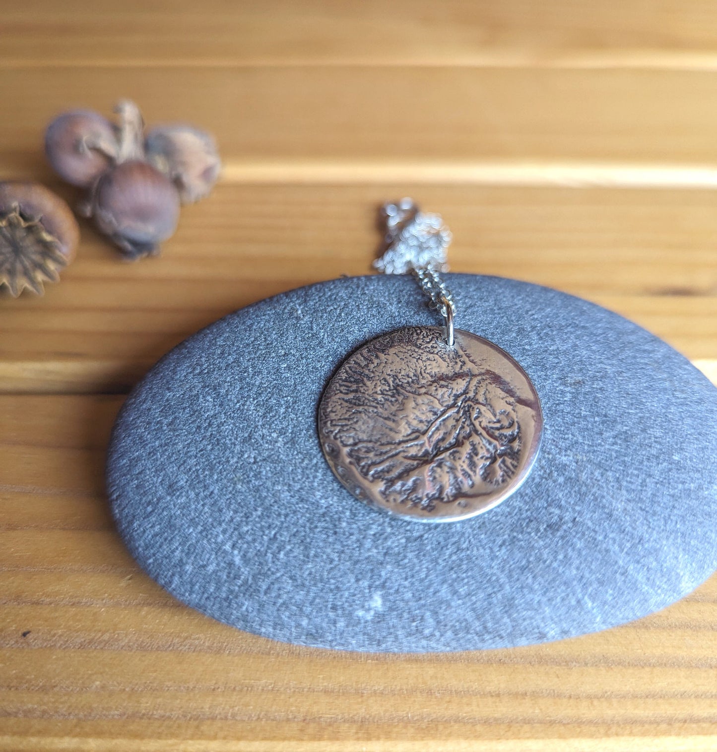 Reticulated full moon necklace