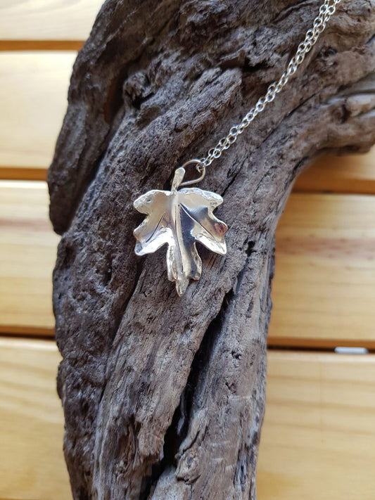 Field Maple Leaf Necklace – Love, Fertility, Repels Evil